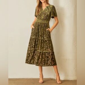 Baltic Born Bronwyn Burnout Velvet Maxi Dress Size L Olive Green